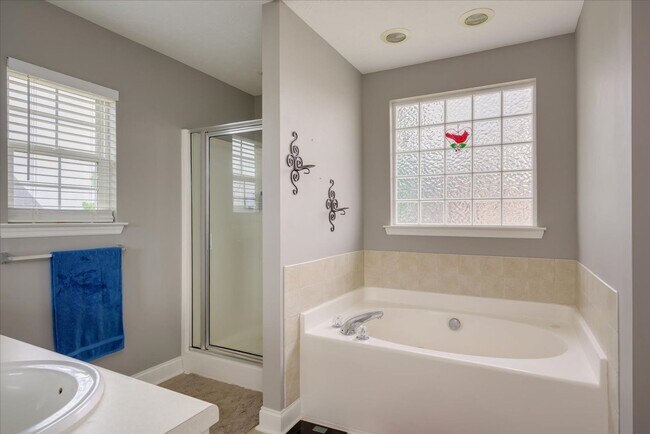 Building Photo - 4516 Logans Way