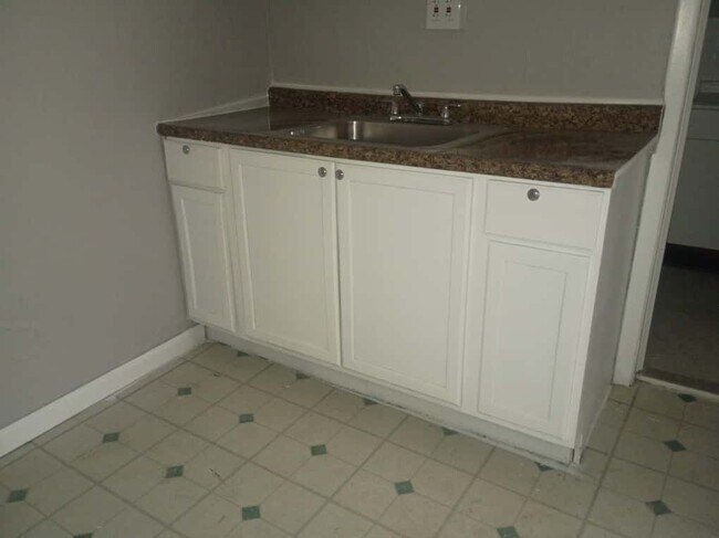 Building Photo - 13444 Euclid Ave