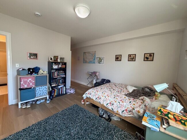 Building Photo - 43 Pitman St