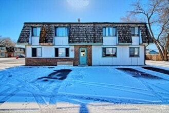Building Photo - Charming 2-Bedroom Apartment in Prime Clif...