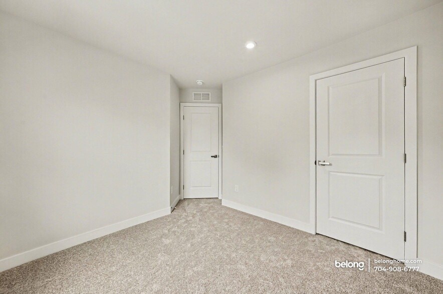 Building Photo - 7631 Griffins Gate Dr SW