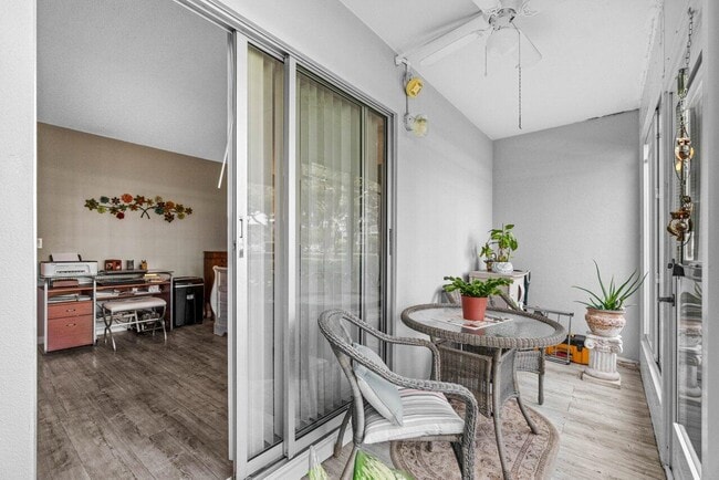 Building Photo - 3 Mansfield A