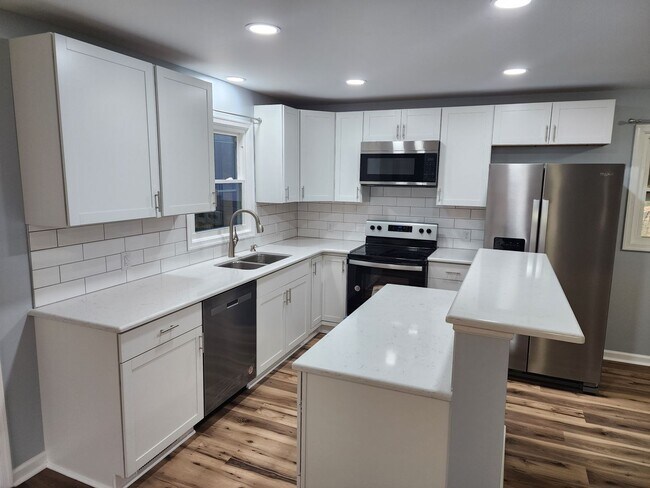 Building Photo - 3 bed 1 Bath Home Mount Airy