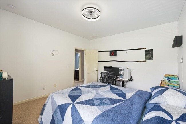 Building Photo - 3888 Fairhill Point