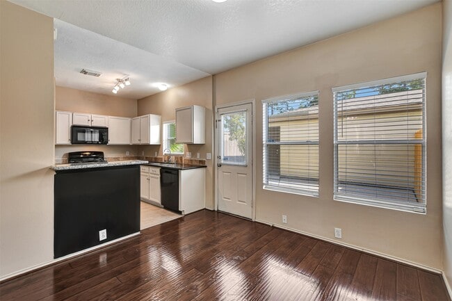 Building Photo - 23624 Wildwood Green Way