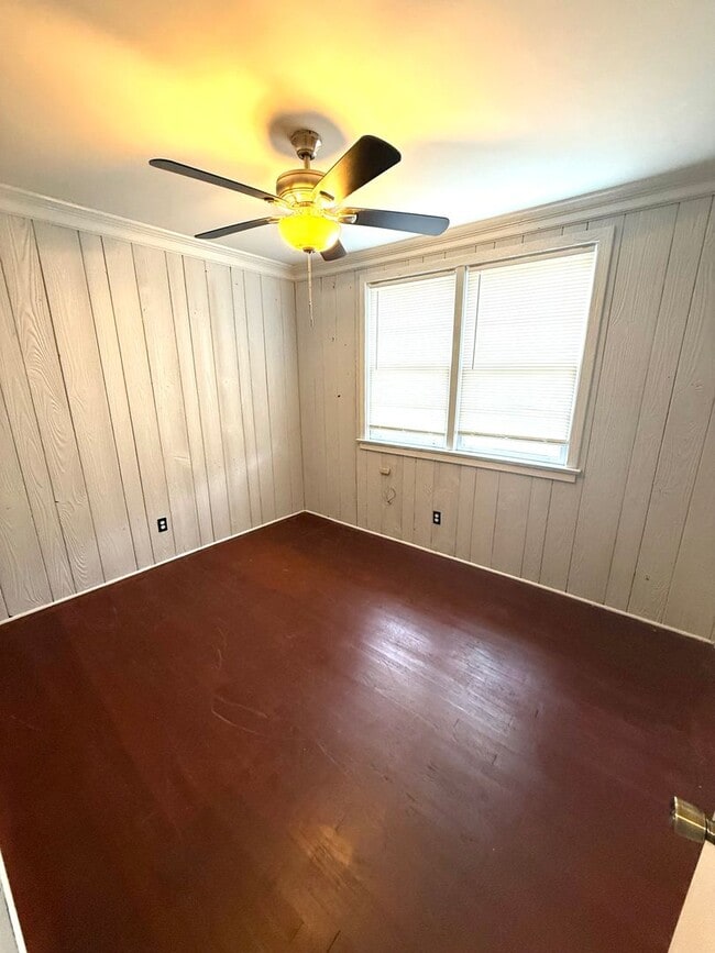 Building Photo - ** 4 bed 2 bath located in Morningview ** Call 334-366-9198 for a self showing