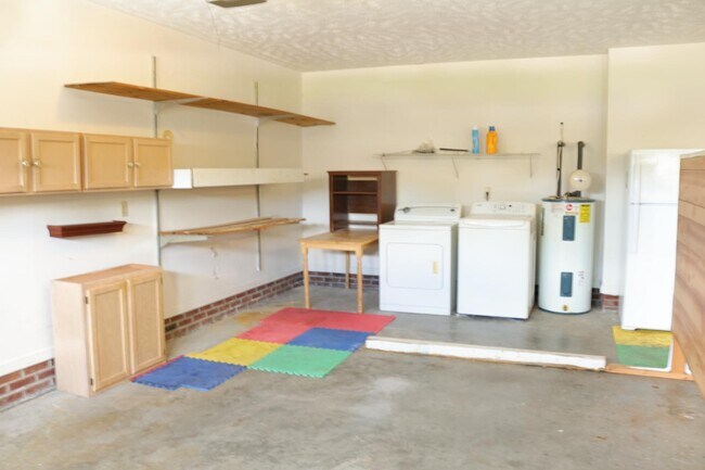 Building Photo - 109 Purple Martin Pl