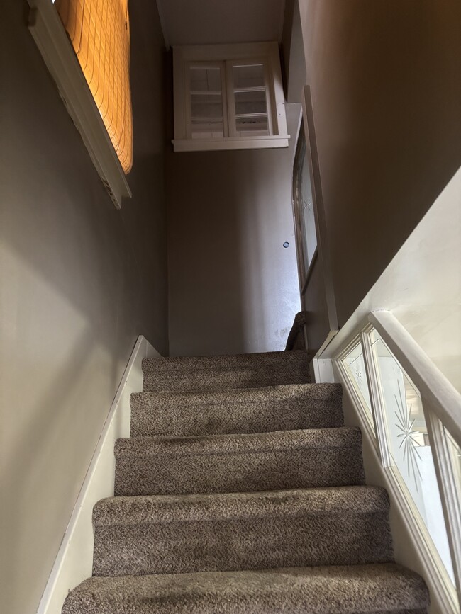 Building Photo - 2 S Vine St