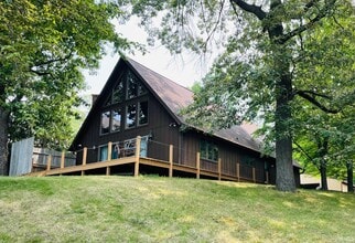Building Photo - 2904 Manitou Park Dr