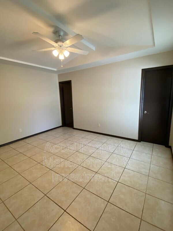 Building Photo - 601 Gastel Cir