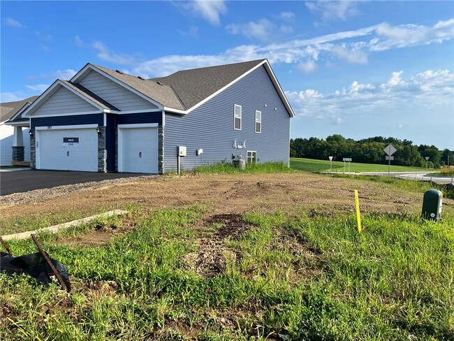Building Photo - 5193 Mustang Dr
