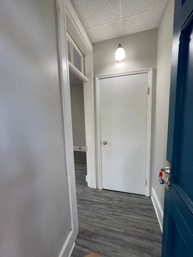 Building Photo - 112 Lincoln St