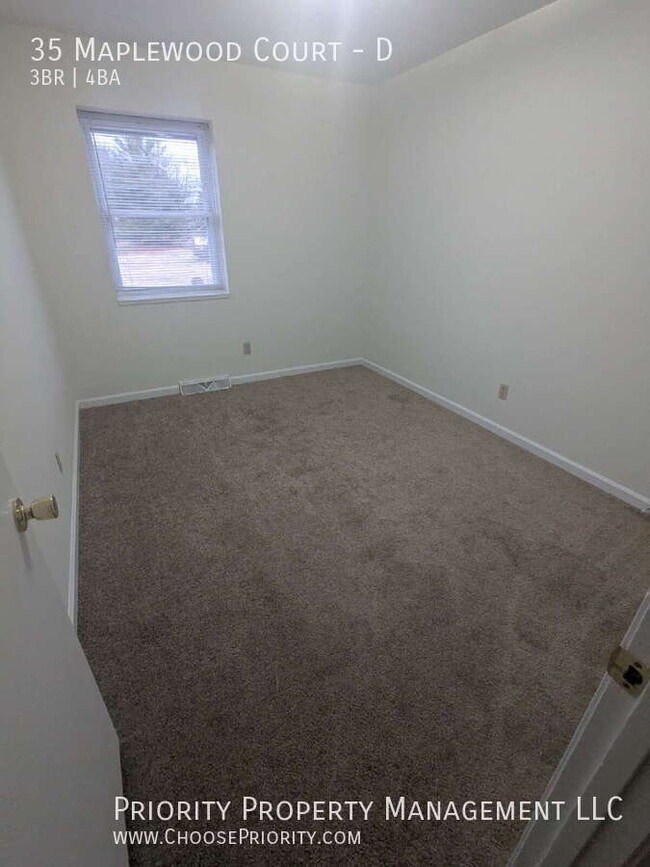 Building Photo - 35 Maplewood Ct