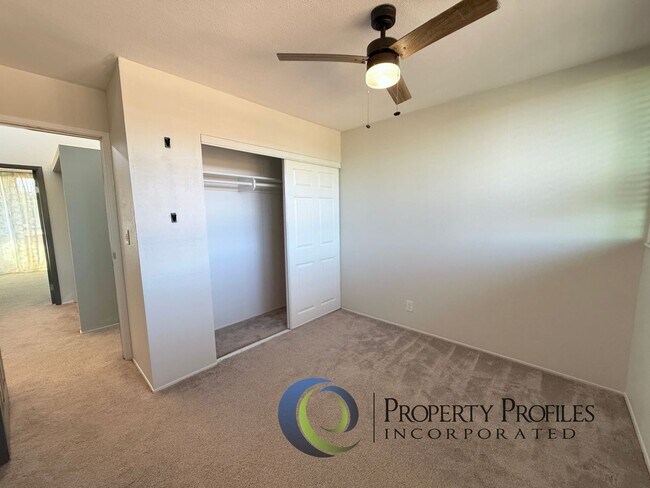 Building Photo - 4 Bedroom 2.5 bathroom Townhome in Kaholo ...