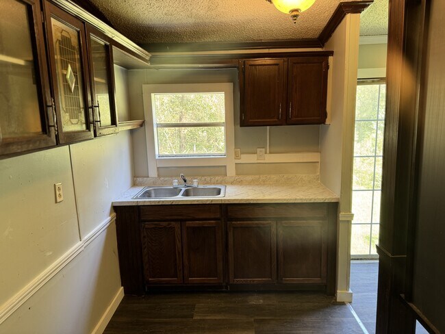 Building Photo - 129 Key Ln
