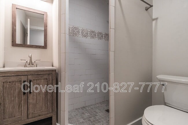 Building Photo - 139 Hansford St
