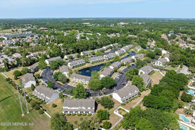 Building Photo - 12311 Kensington Lakes Dr