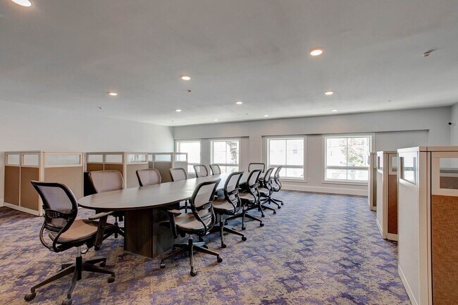 Building Photo - 87 Medford St