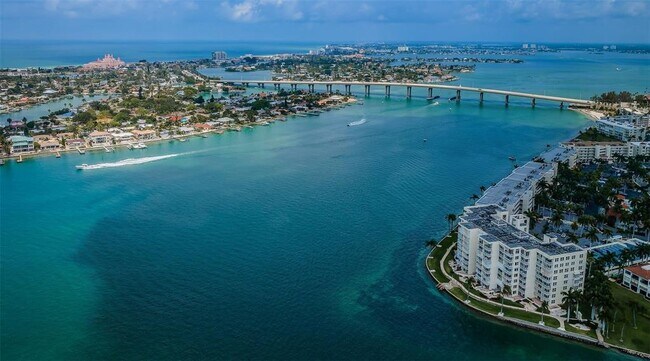 Building Photo - 6105 Bahia Del Mar Cir