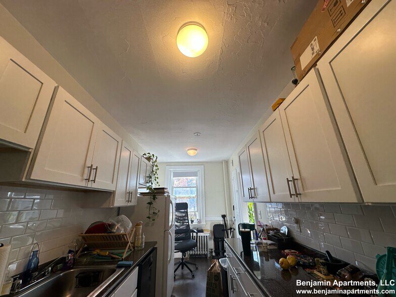 Building Photo - 2039 Commonwealth Ave