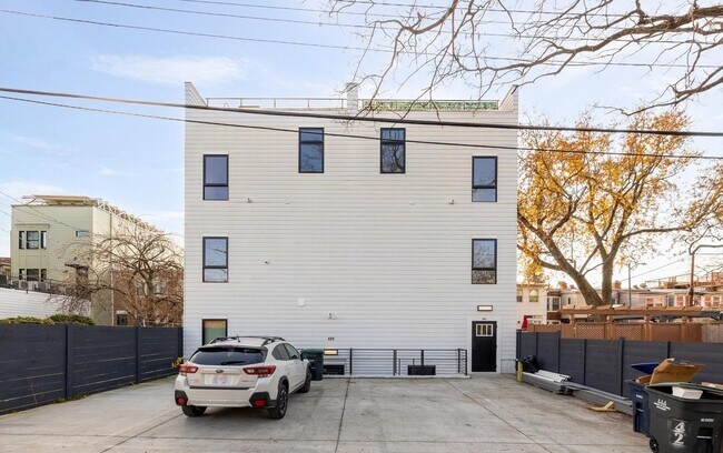 Building Photo - 431 Quincy St NW