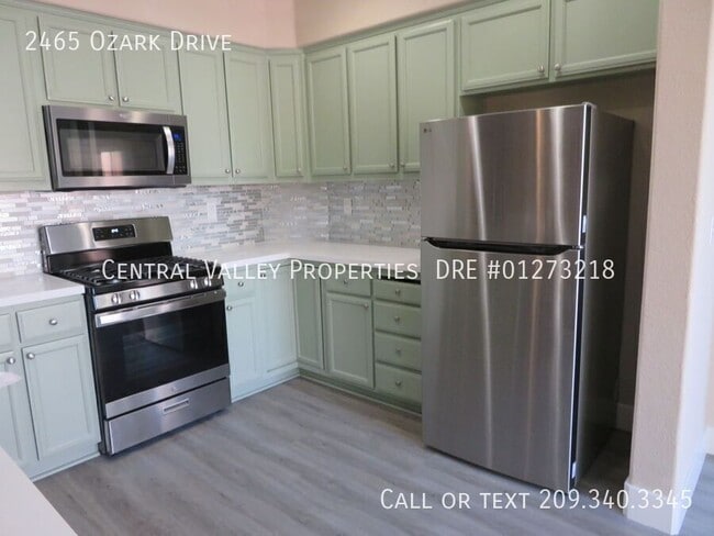 Building Photo - 2465 Ozark Dr