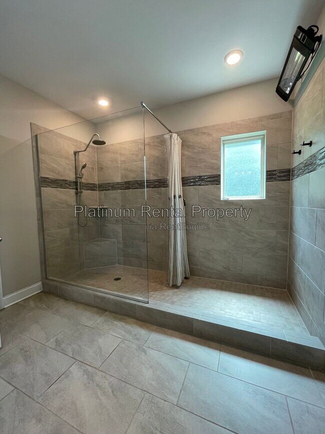 Building Photo - 3215 Summerpoint Crossing