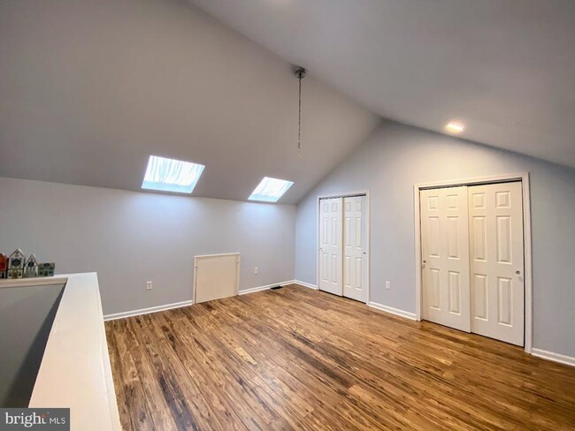 Building Photo - 618 Shropshire Dr
