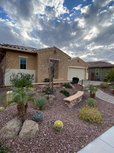 Building Photo - 10245 W Pinnacle Vista Dr