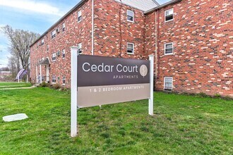 Building Photo - 831 Cedar Ave