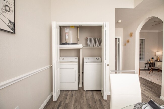 Building Photo - 4001 Fannin St