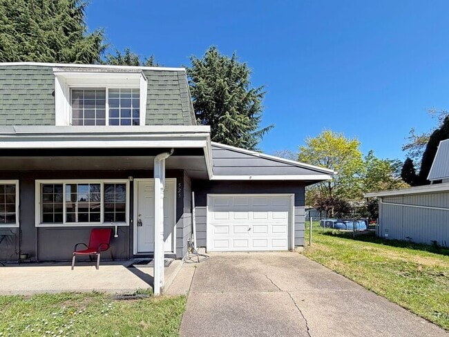 Building Photo - 525 Cinderella Loop