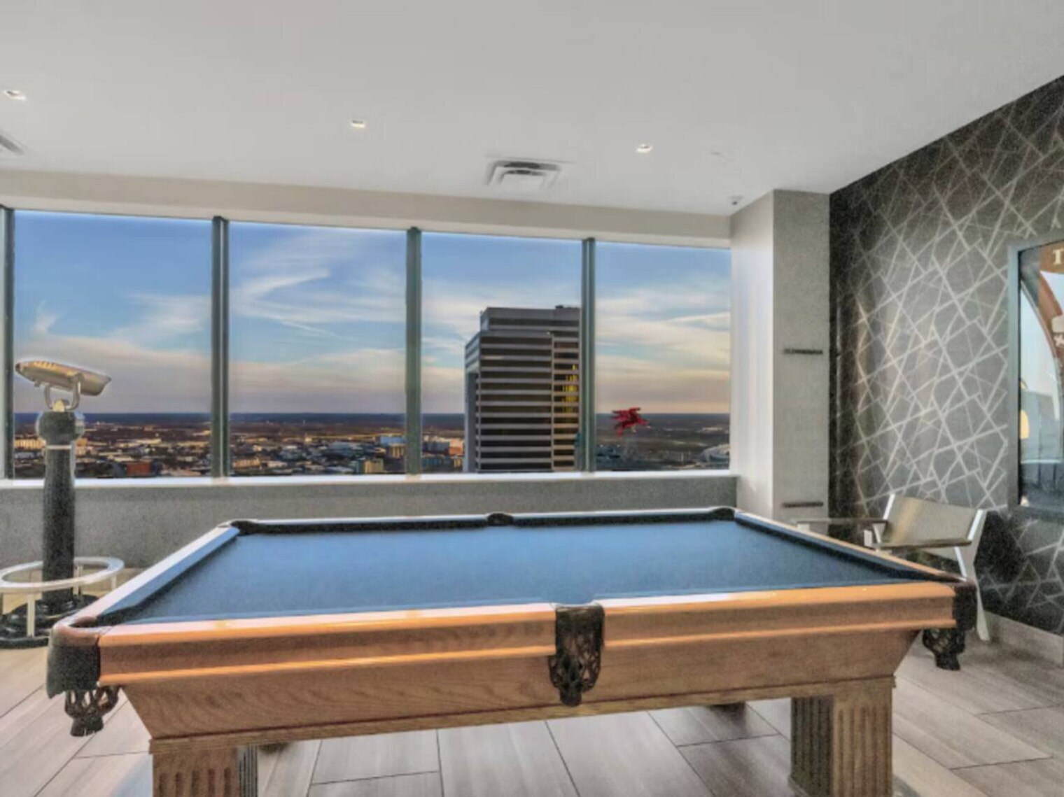 Building Photo - 1555 Elm St