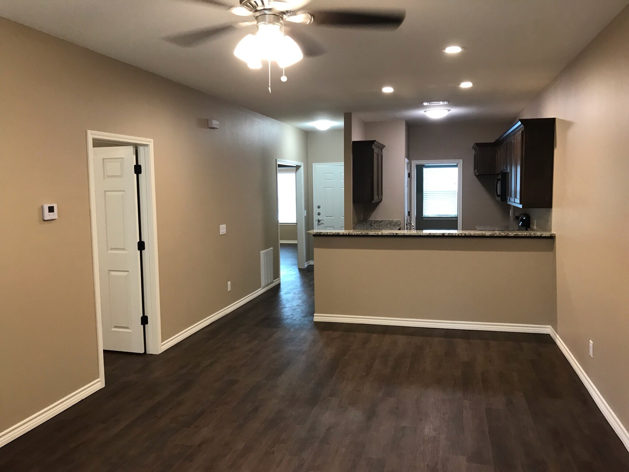 Building Photo - 615 Pecan Ct