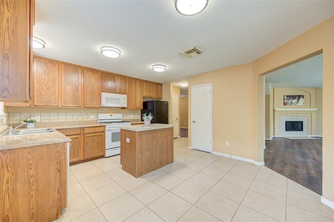 Building Photo - 5011 Moss Garden Ln