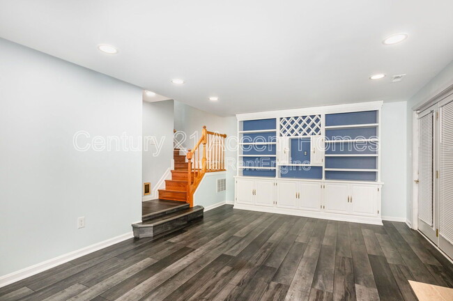 Building Photo - 8002 Tanworth Ct