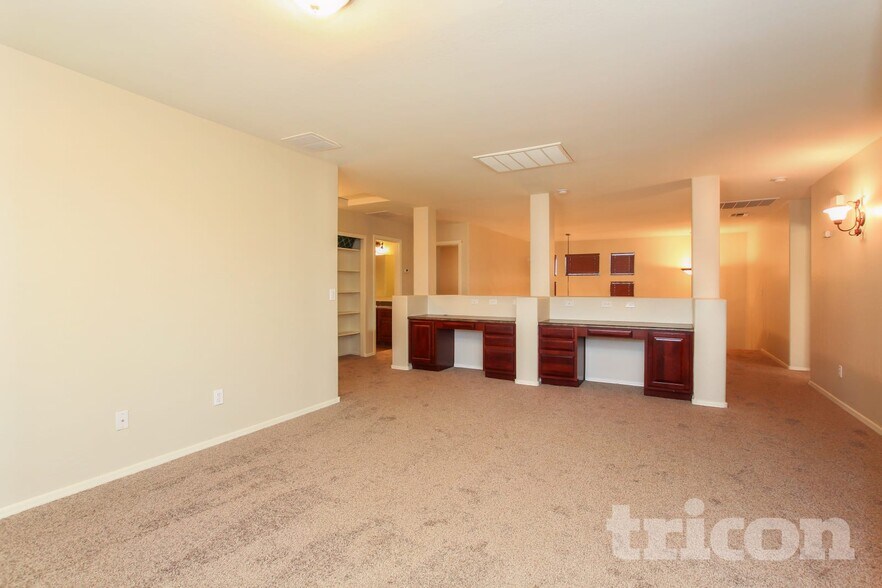 Building Photo - 16163 W Yucatan Dr