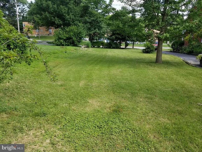 Building Photo - 769 Ardmore Ave