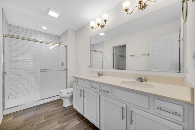 Building Photo - 4456 Monroe Ct