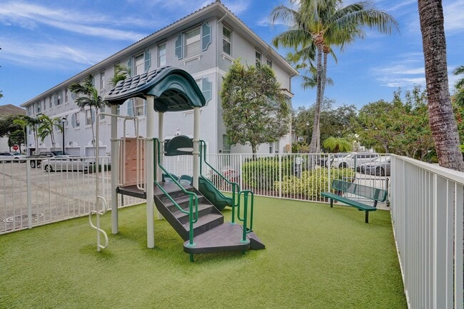 Building Photo - 1252 Piazza Antinori