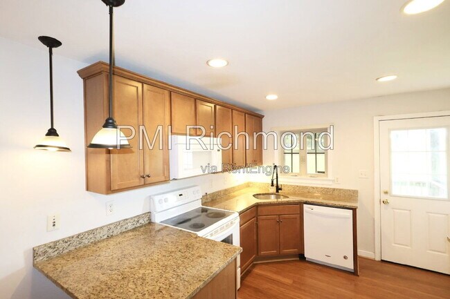 Building Photo - 513 S Harrison St