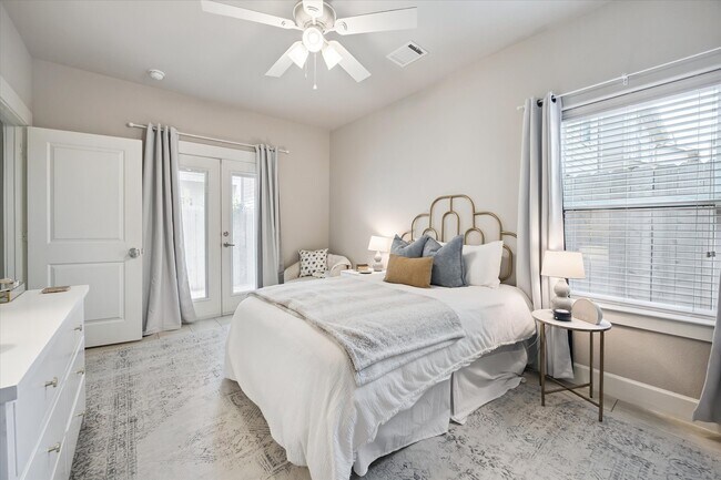 Building Photo - 2504 Beall St