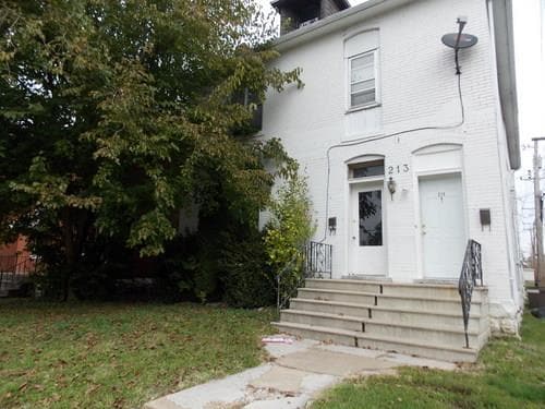 Building Photo - 213 E Garfield St