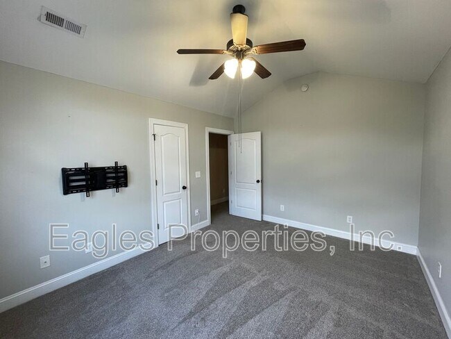 Building Photo - 107 Brighton Dr