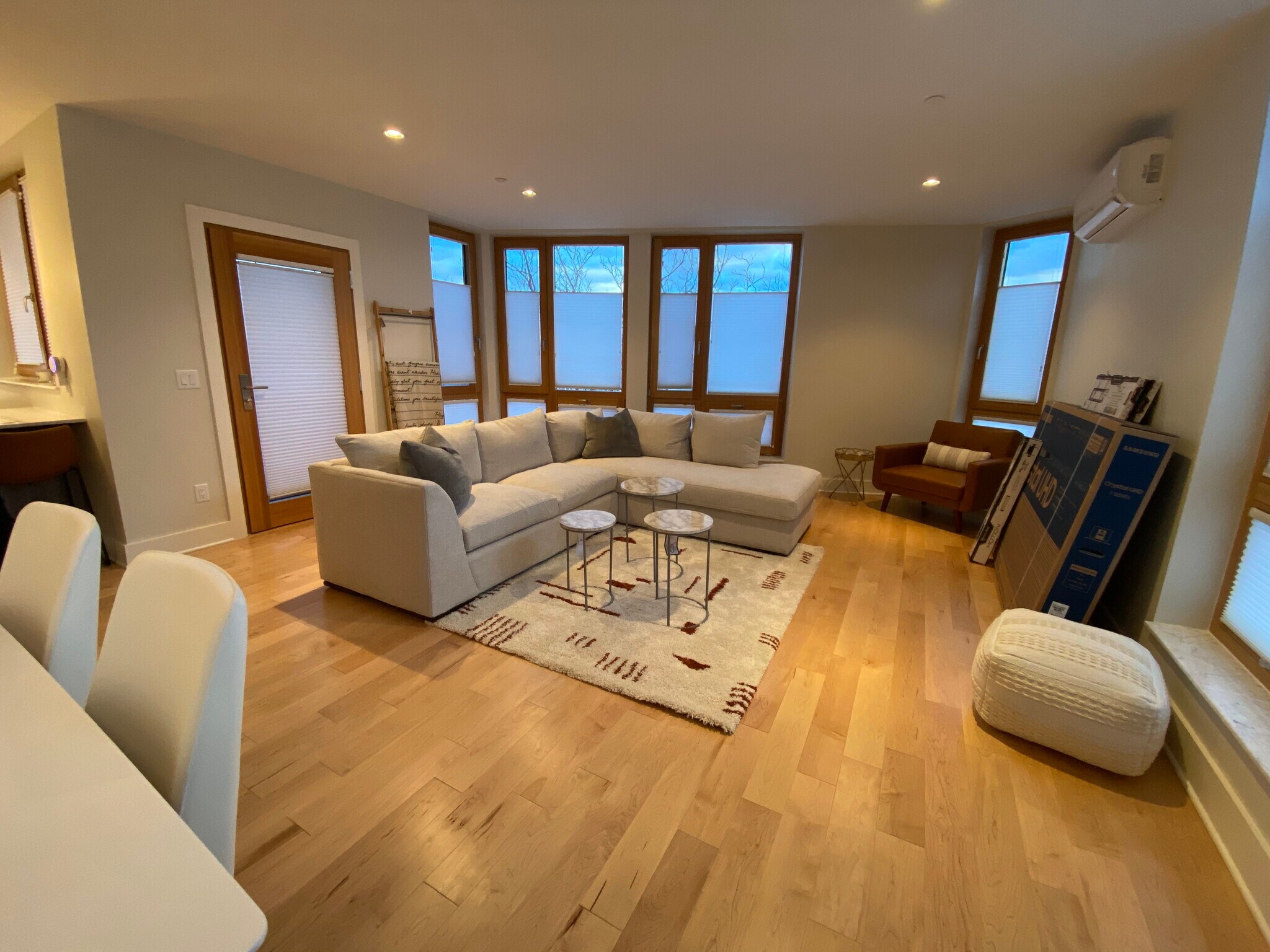 Building Photo - 240 Salem St