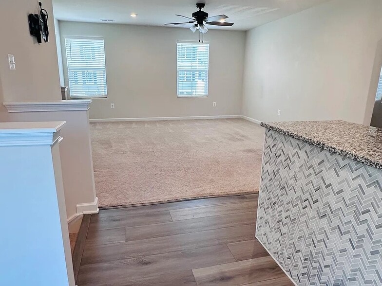 Building Photo - 303 Bait Rd