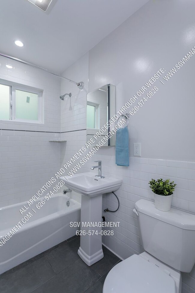 Building Photo - wal806