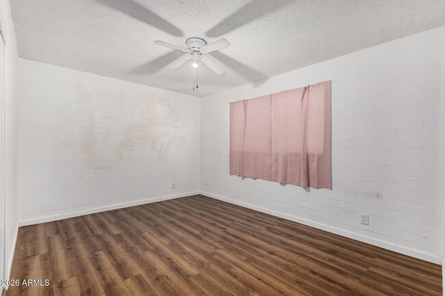 Building Photo - 3945 W Orange Dr