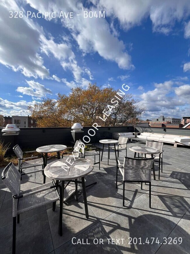 Building Photo - 328 Pacific Ave