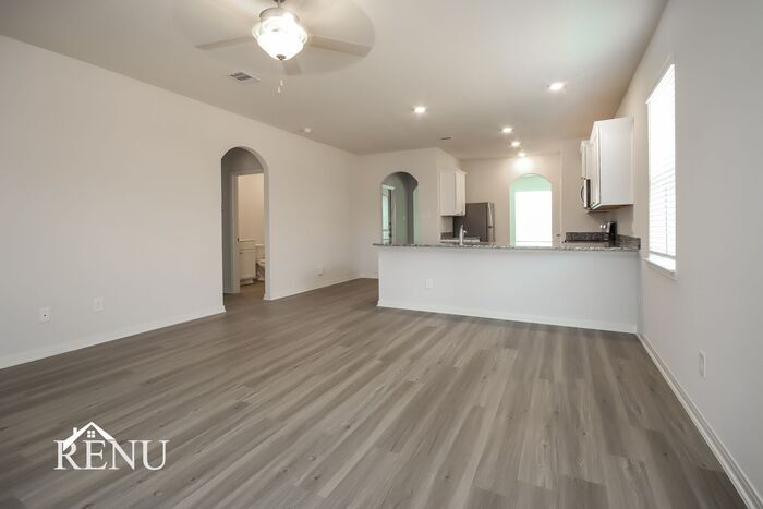 Building Photo - 25314 Shadowdale Dr